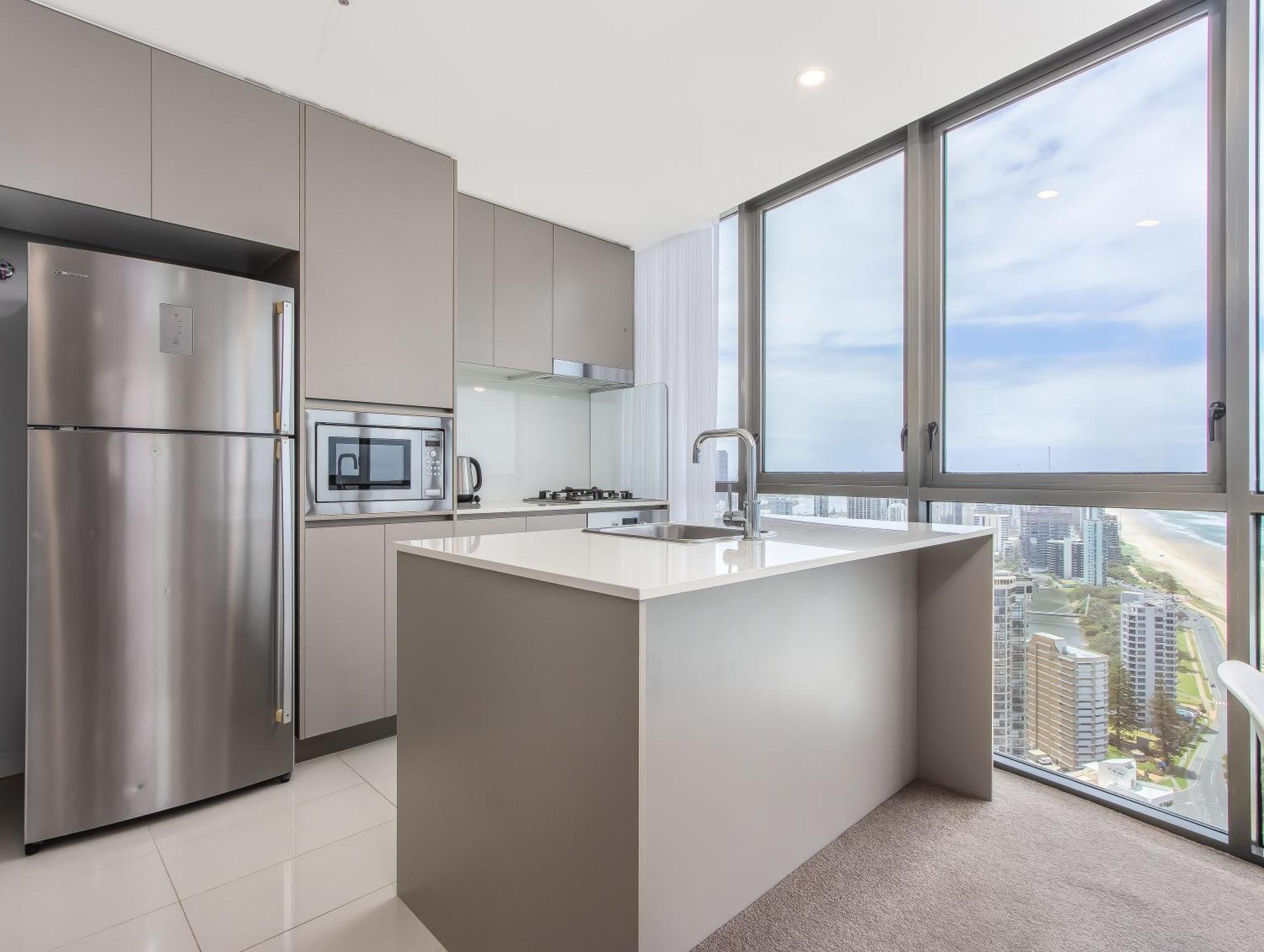 Apartment Premium Oceanfront Unit At Rhapsody Surfers Paradise *
