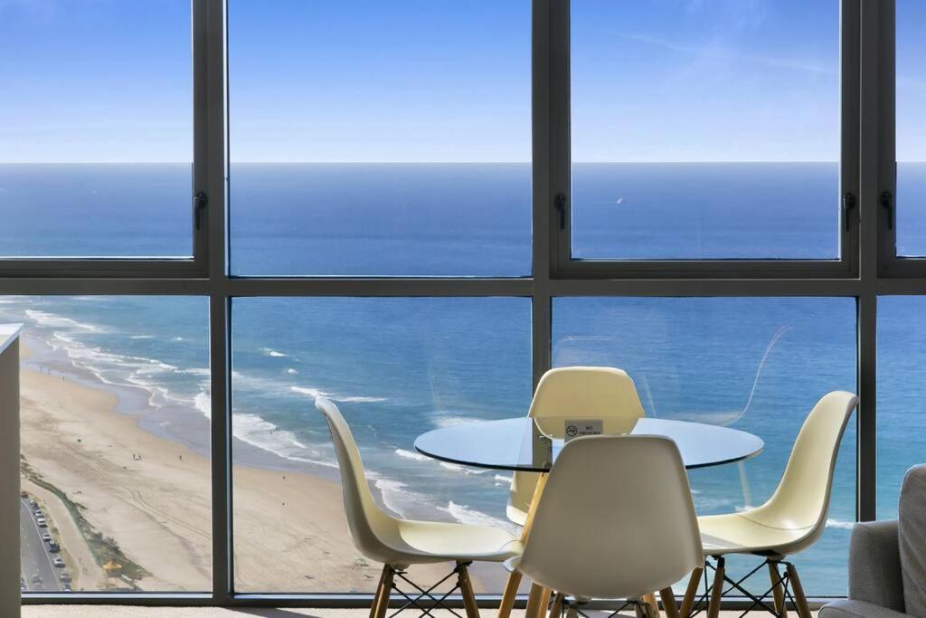 Premium Oceanfront Unit At Rhapsody Surfers Paradise Apartment
